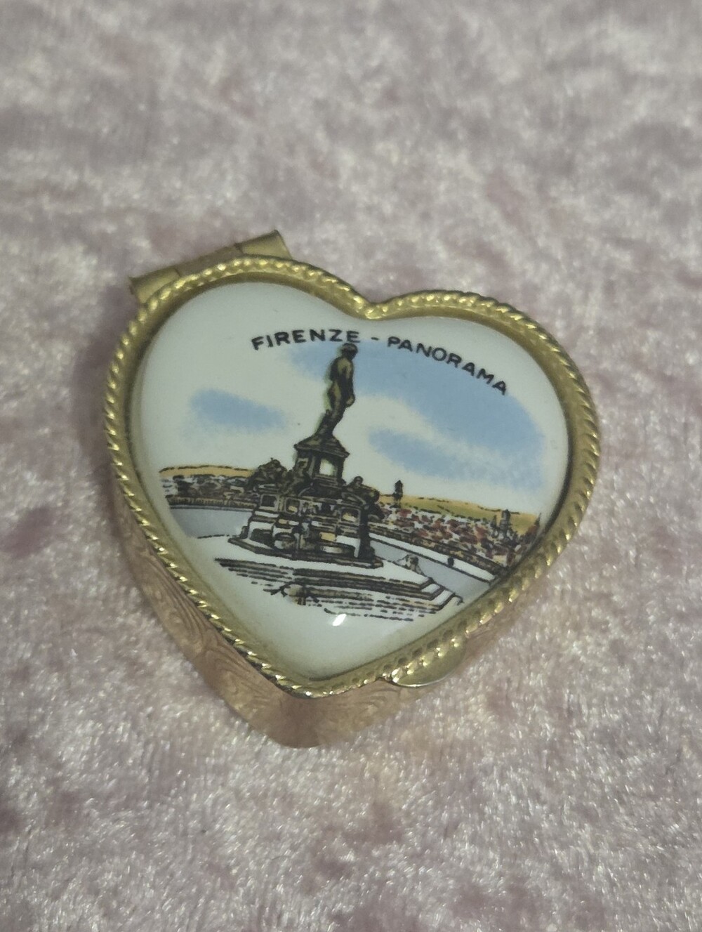 Vintage Heart Shaped Firenze Panorama Decorated Gold Metal & Enamel Pill Snuf